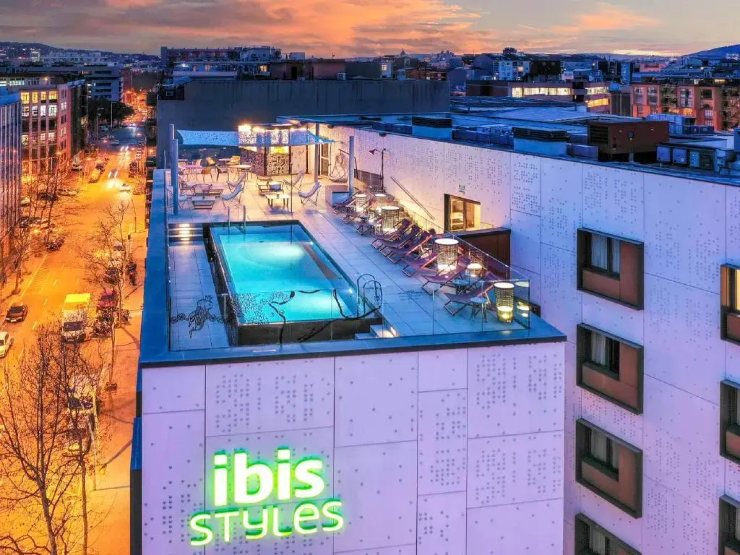 Отель ibis Styles Barcelona City Bogatell