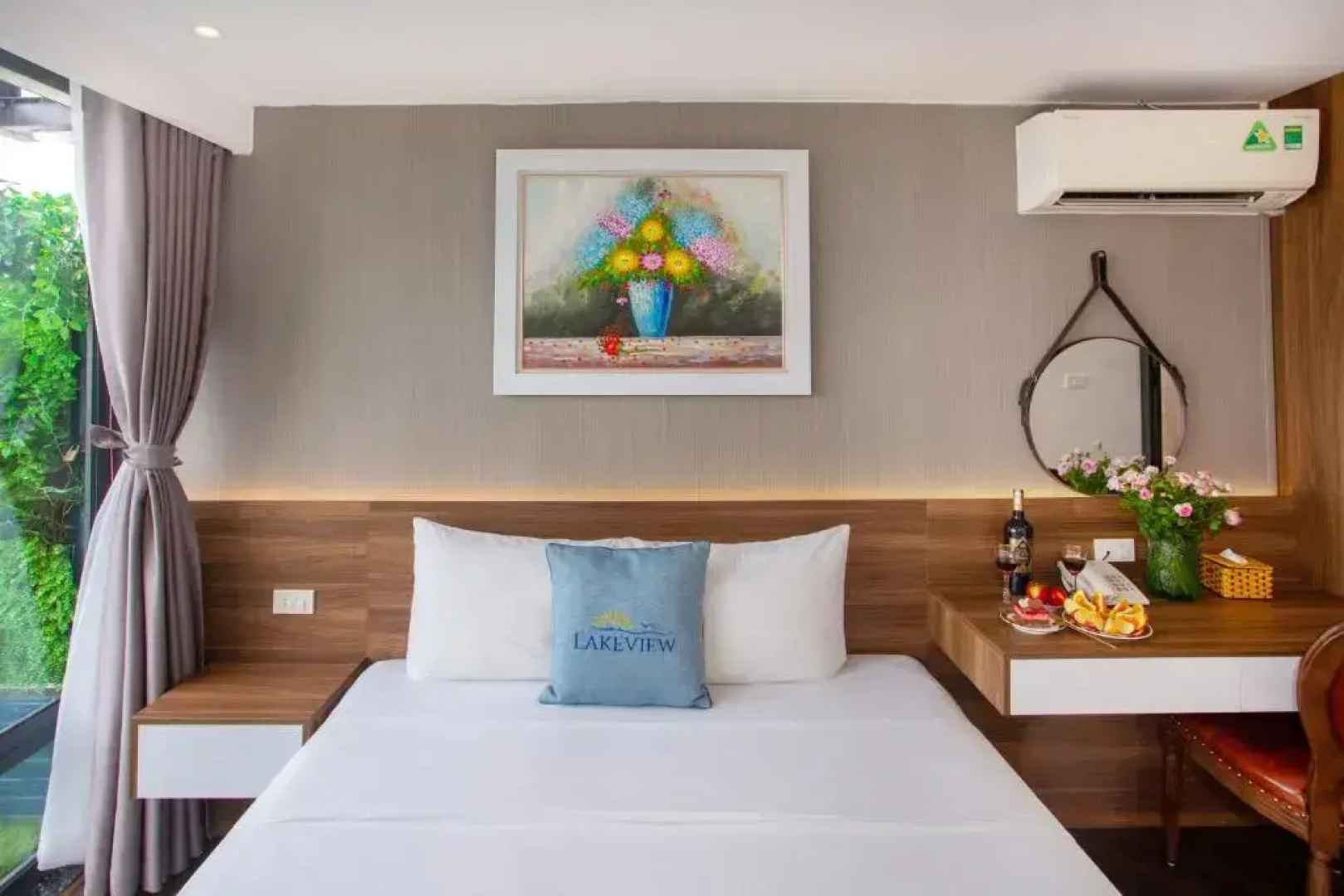Hanoi Lake View Hotel & Travel