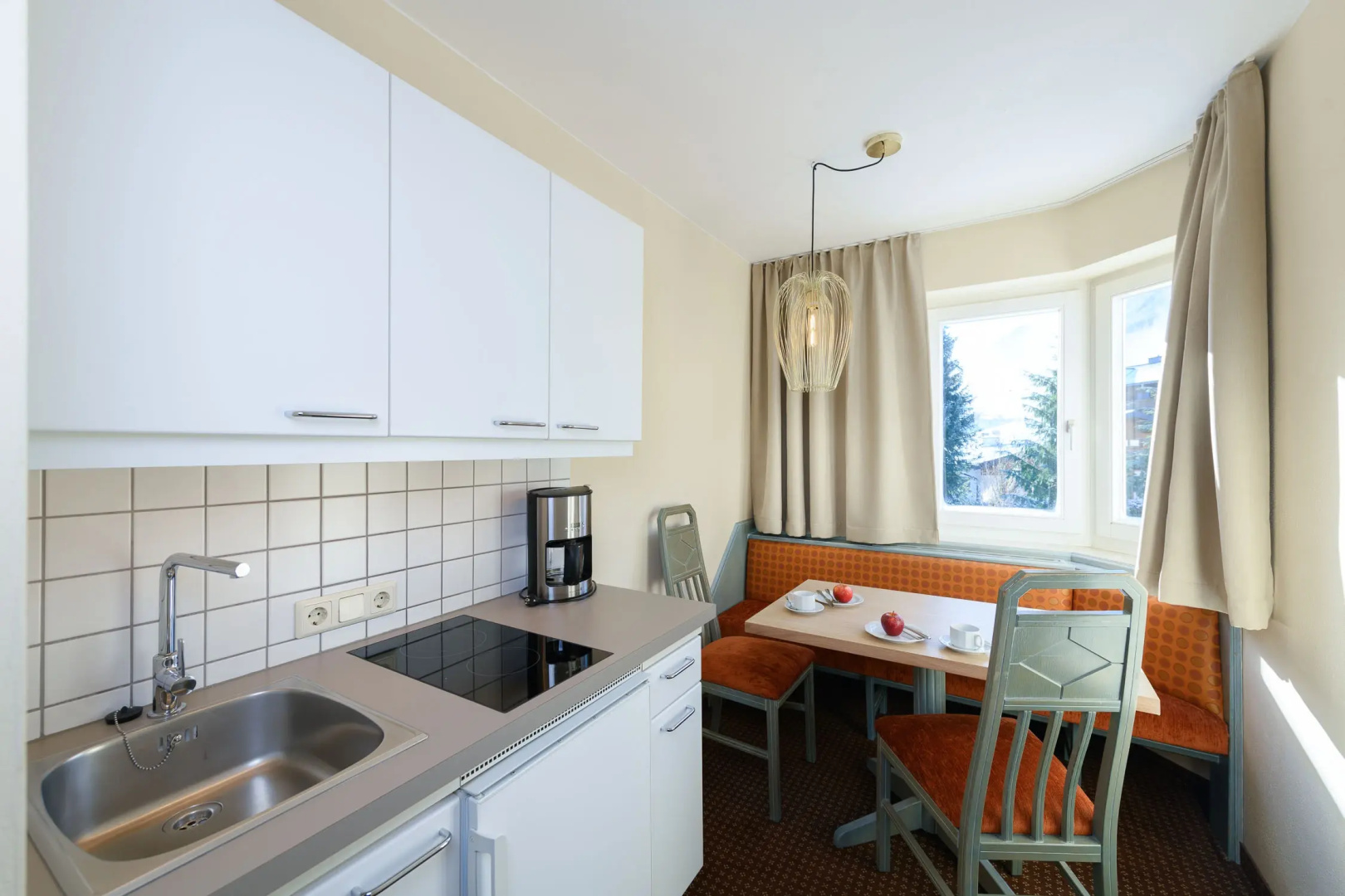 Crystls Aparthotel
