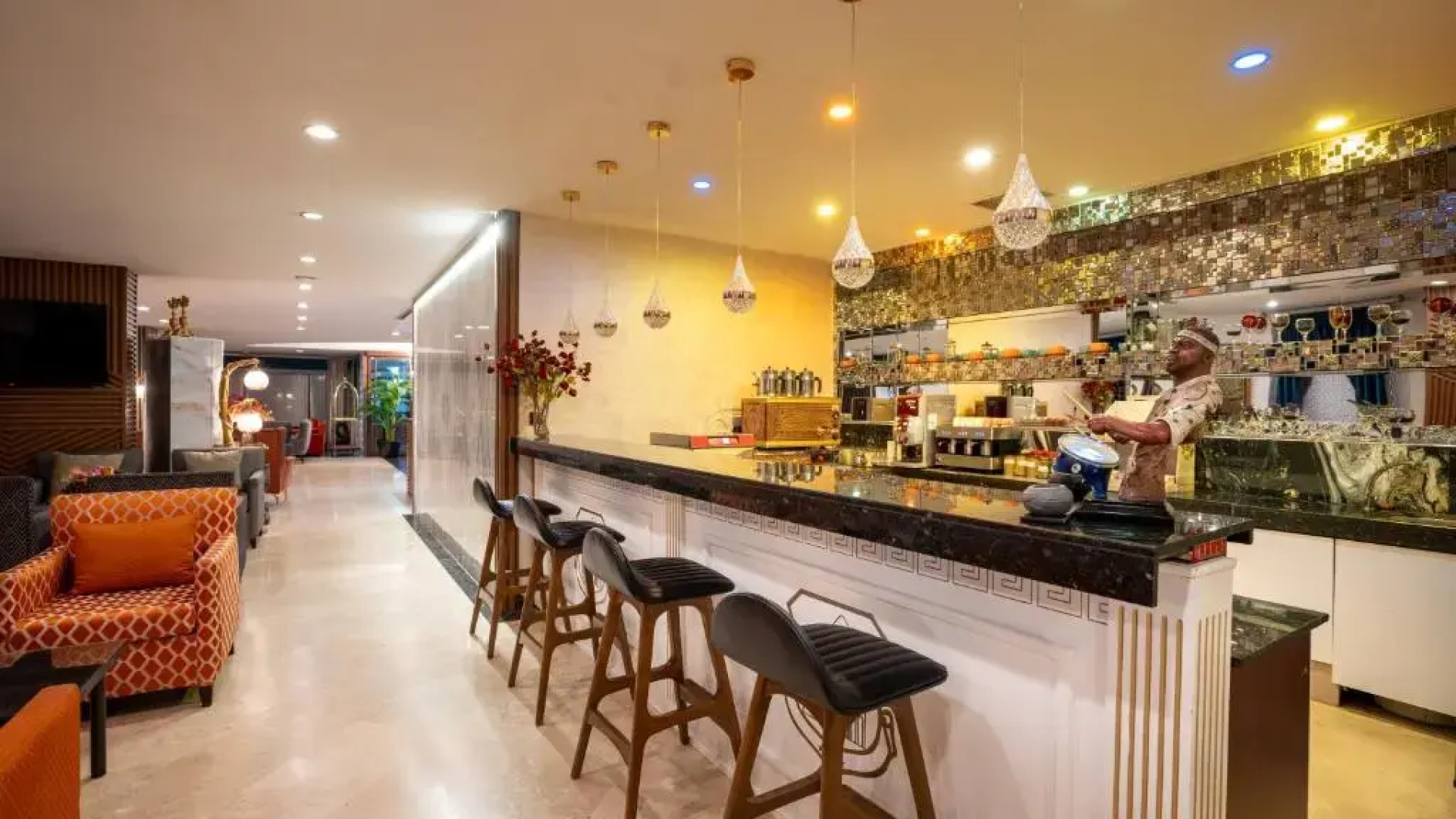 Grand Ani Hotel