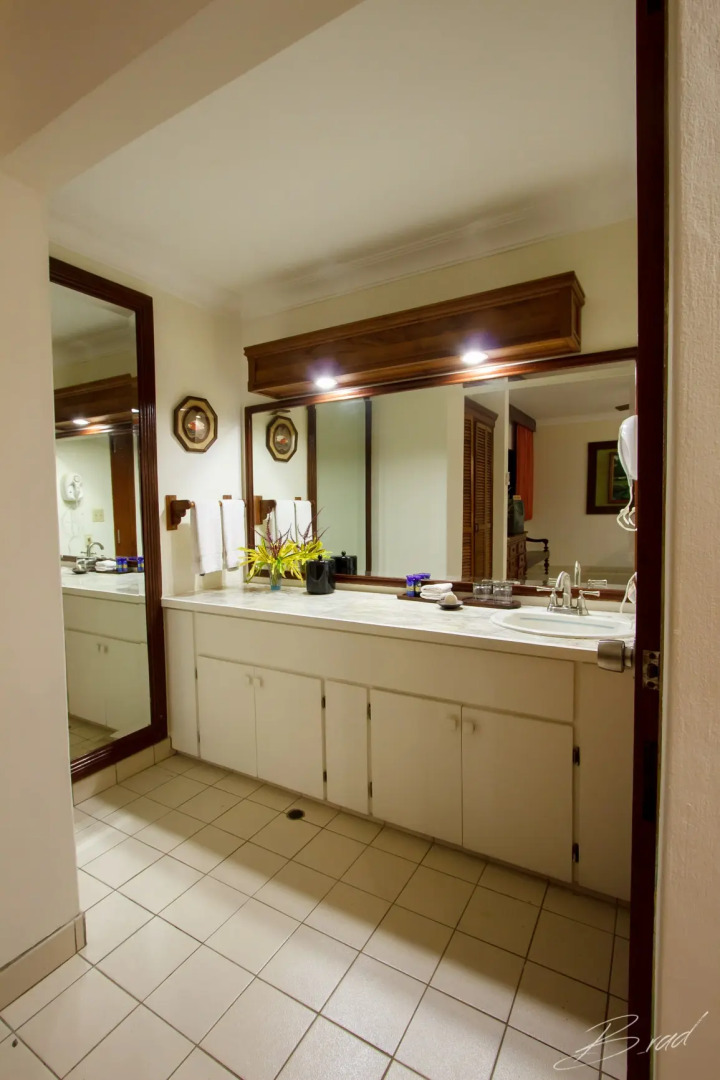 Manta Ray Bay Resort