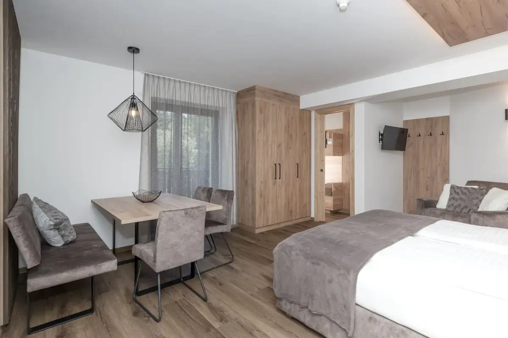 Aparthotel Familiaris - Family Apartments - Pools & Spa in the Dolomites