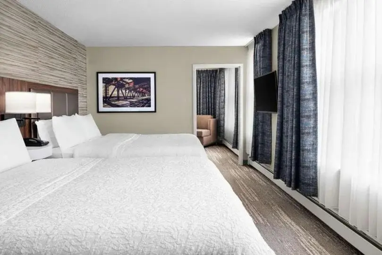 Hampton Inn & Suites Chicago Downtown