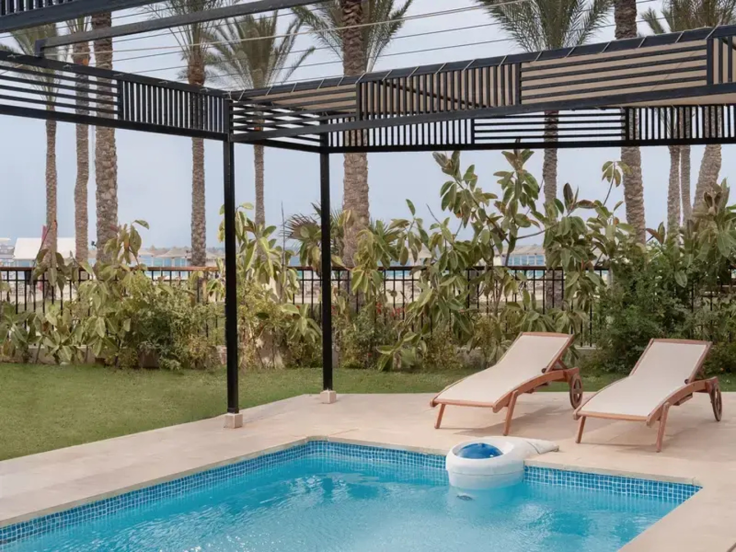 JAZ Elite Crystal, Almaza Bay