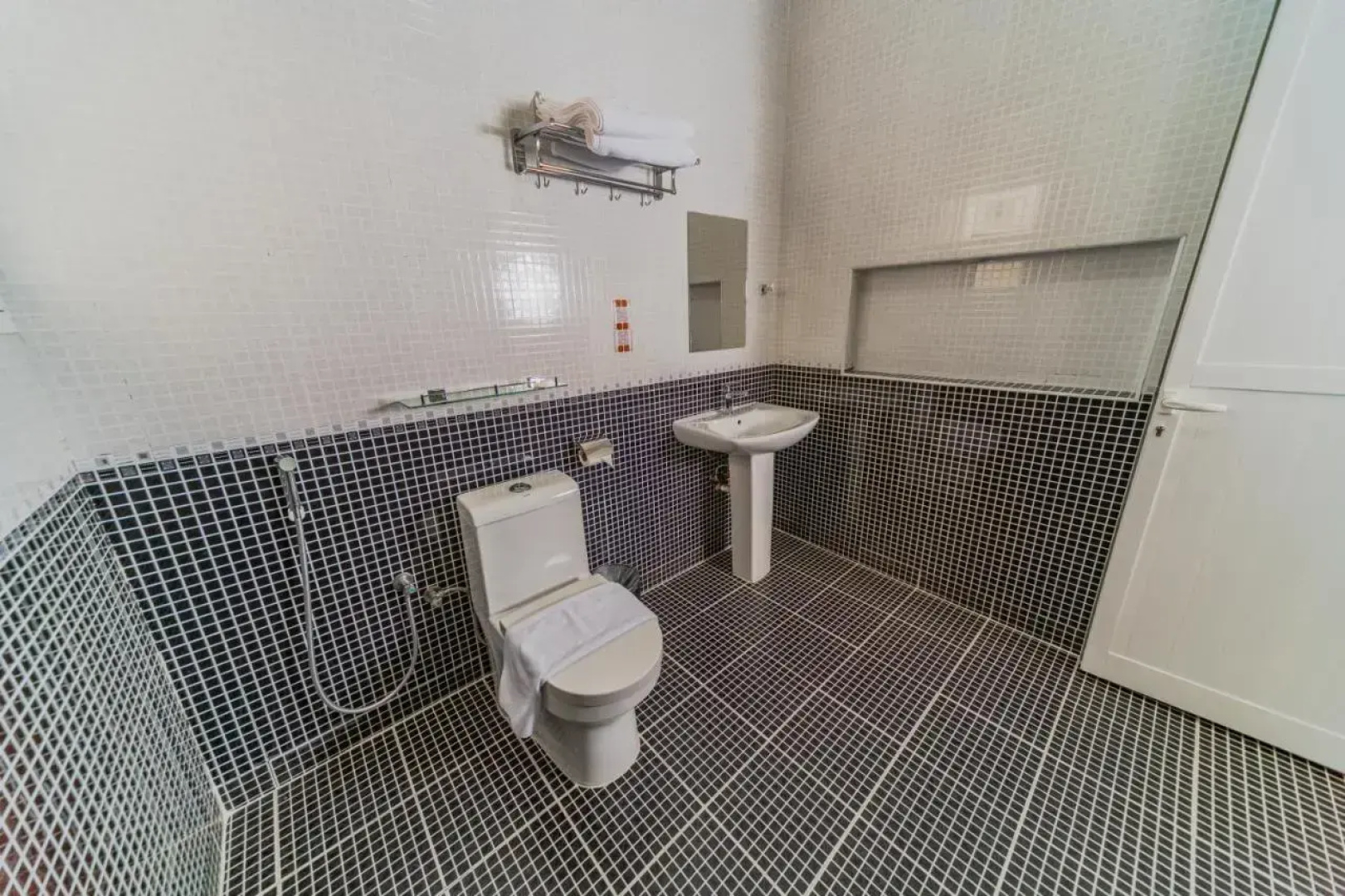 Zaki Hotel Apartment