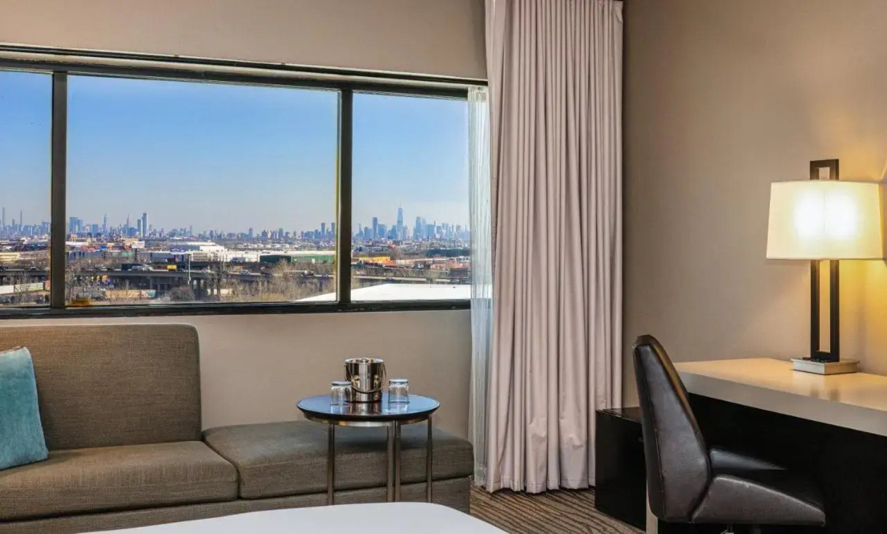 DoubleTree by Hilton Hotel Newark Airport