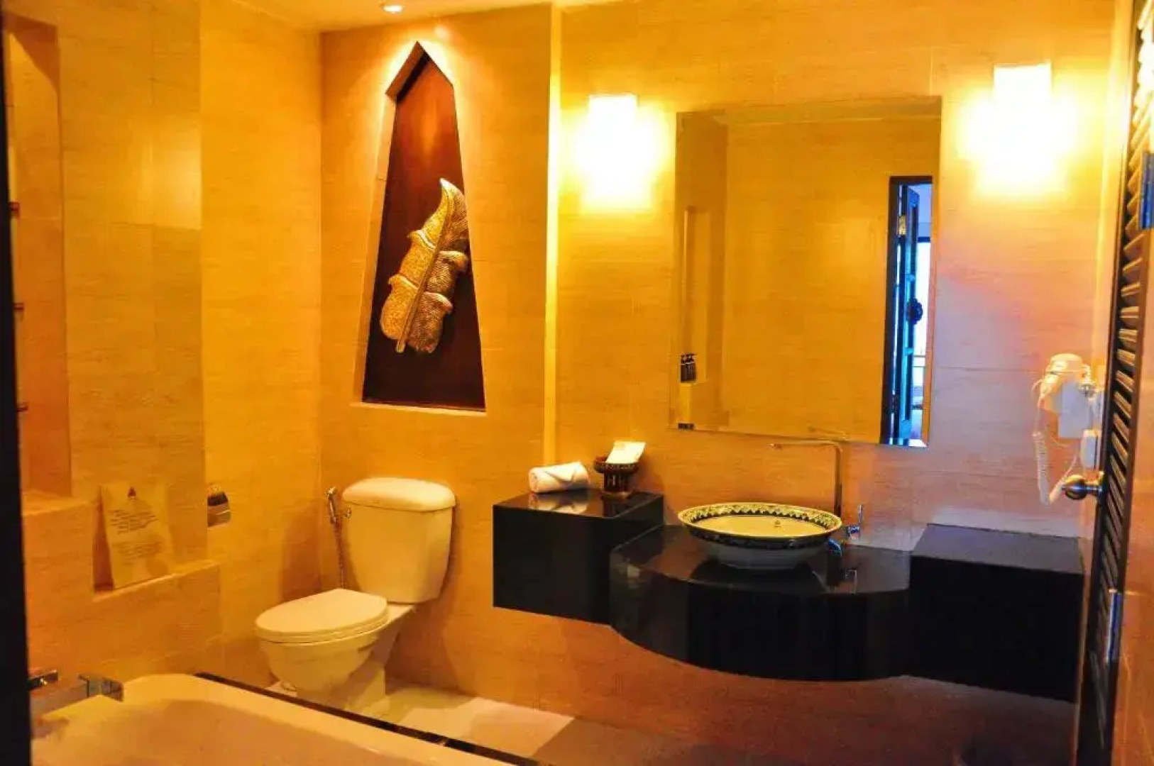 Курорт Navatara Phuket Resort