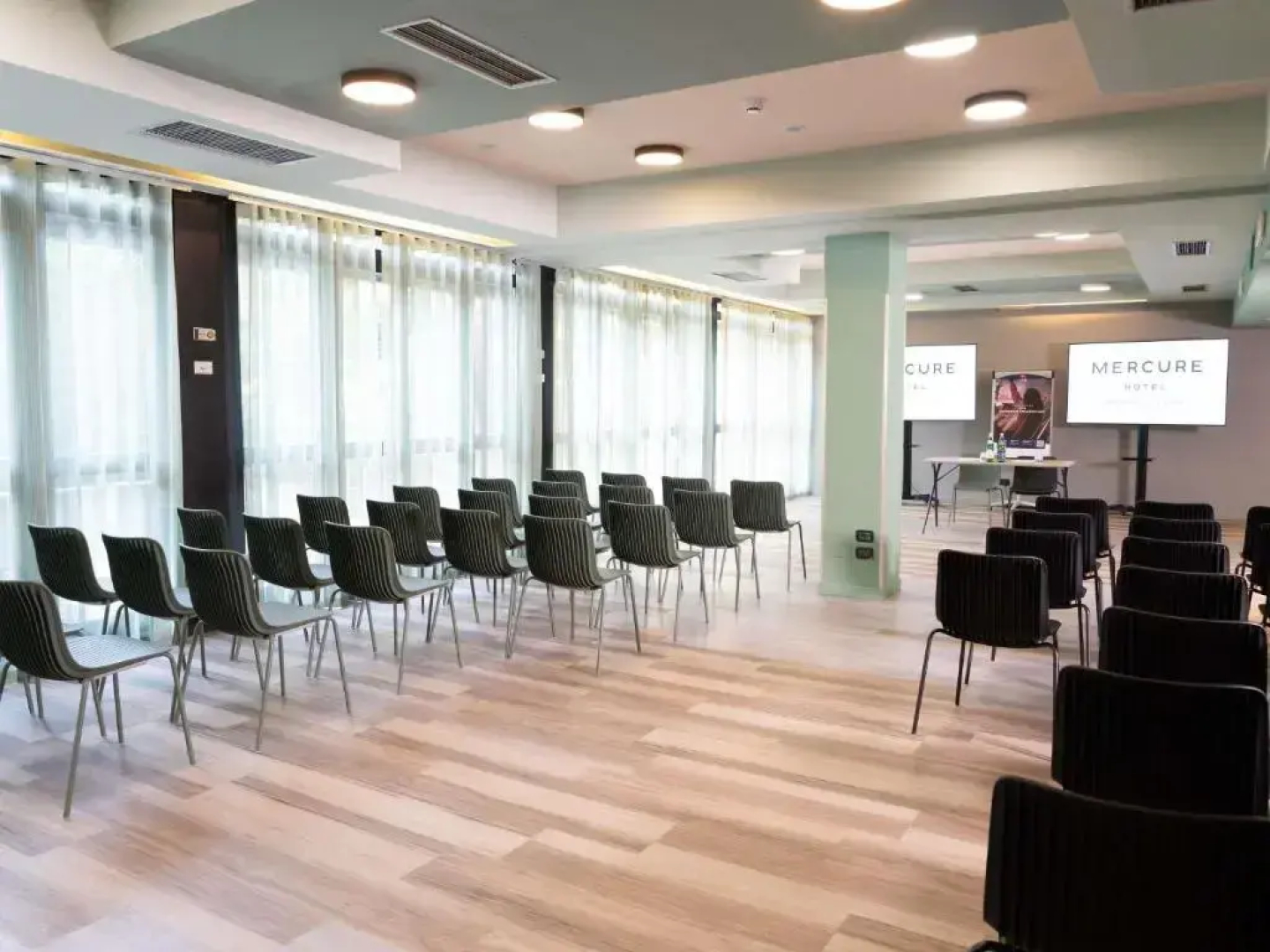 Отель Mercure Bologna Centro