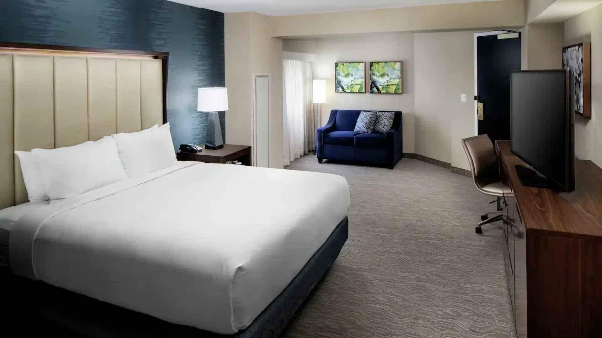 DoubleTree by Hilton Nashua