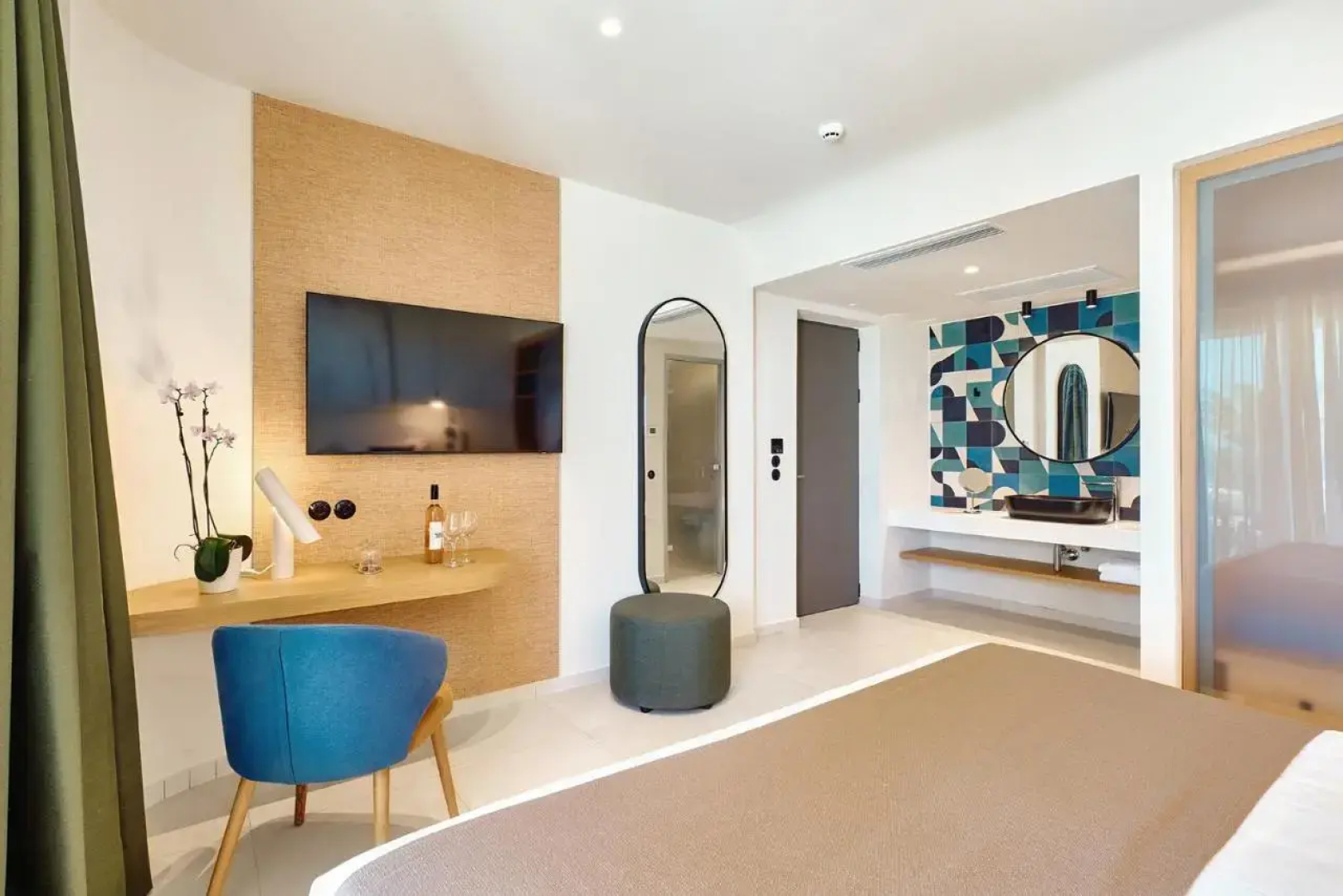 Paralos Kosta Alímia