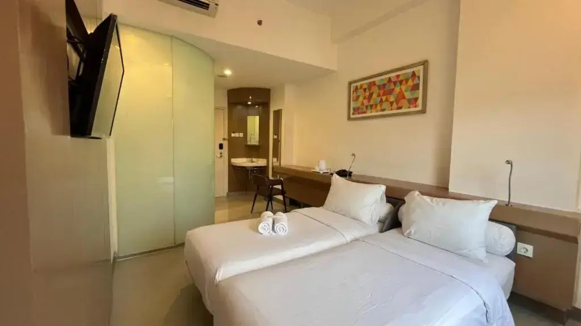 Отель Lamora Kota Lama Surabaya