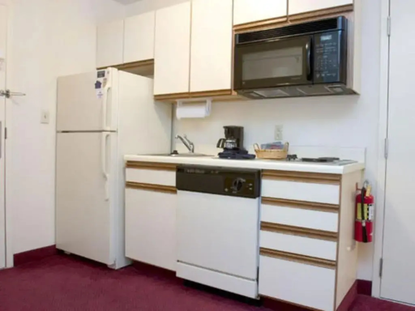 Sonesta Simply Suites Boston Braintree