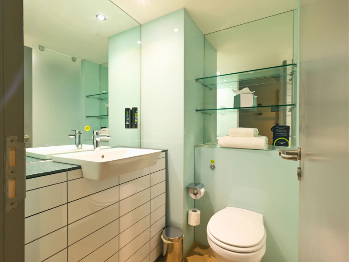 Отель B&B Hotel Warrington