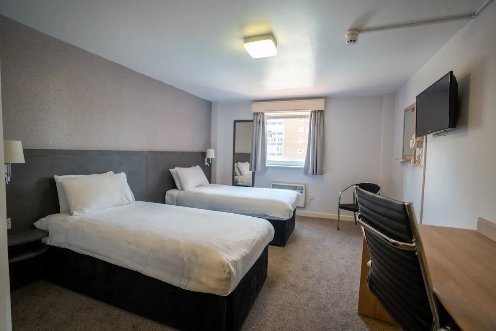Pendulum Hotel