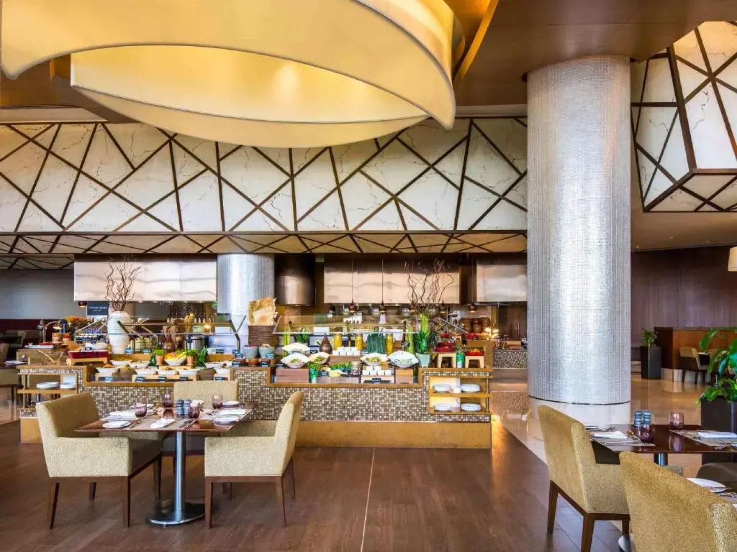 Отель Swissotel Al Ghurair 