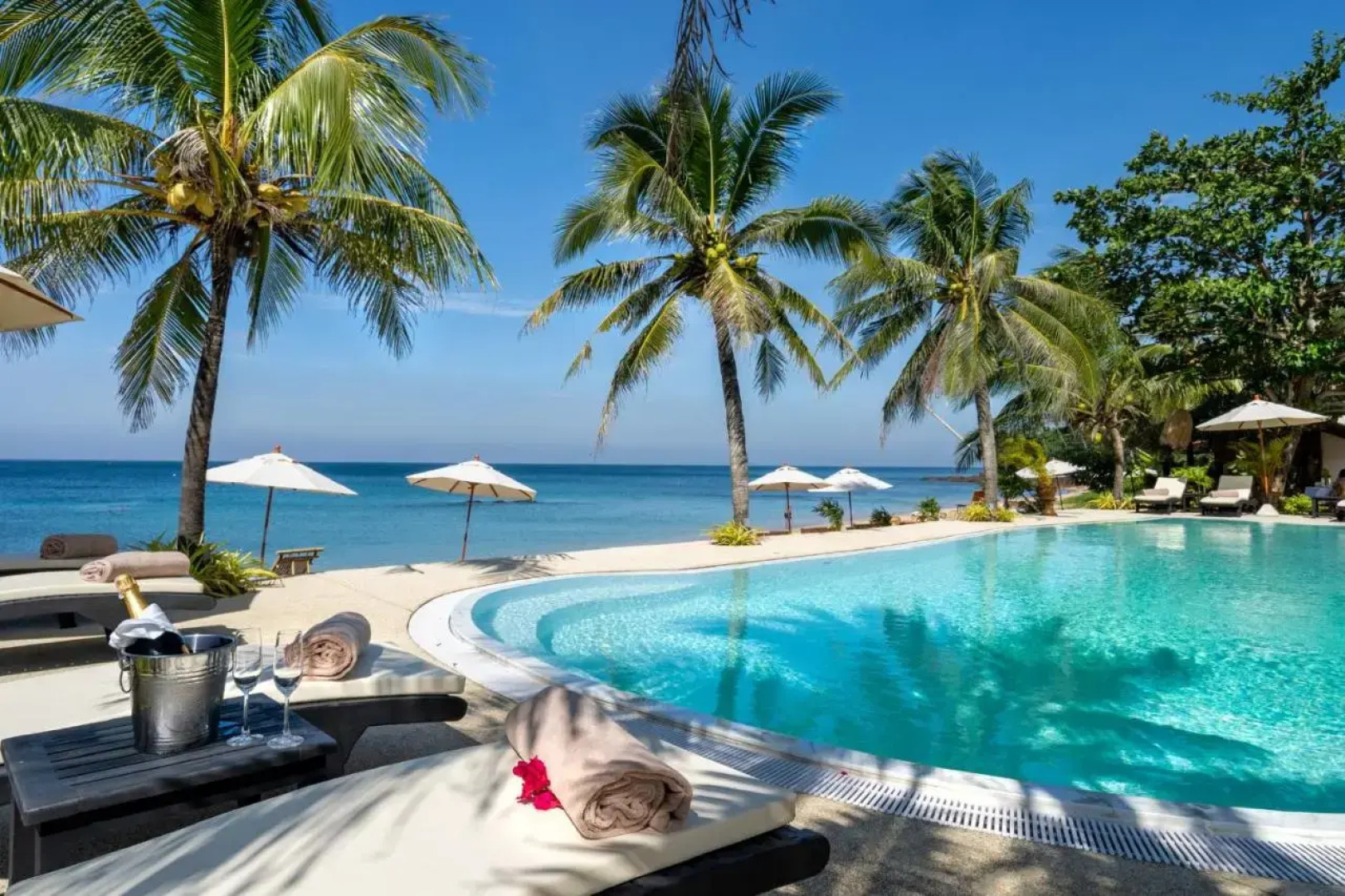 Курортный отель Lanta Palace Beach Resort and Spa