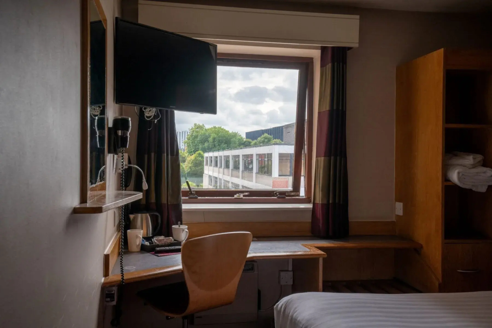 Pendulum Hotel