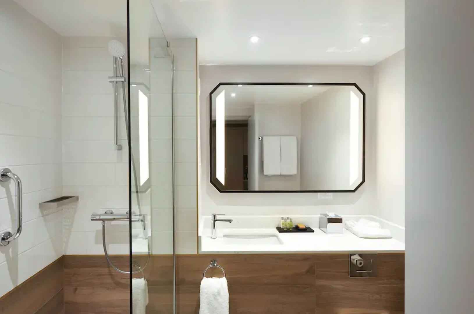 Hilton Cobham
