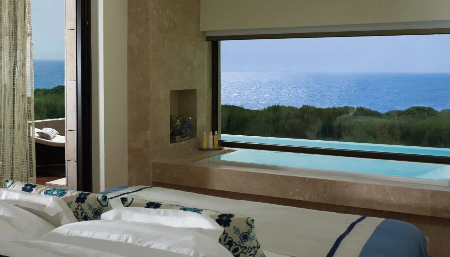 The Romanos, a Luxury Collection Resort