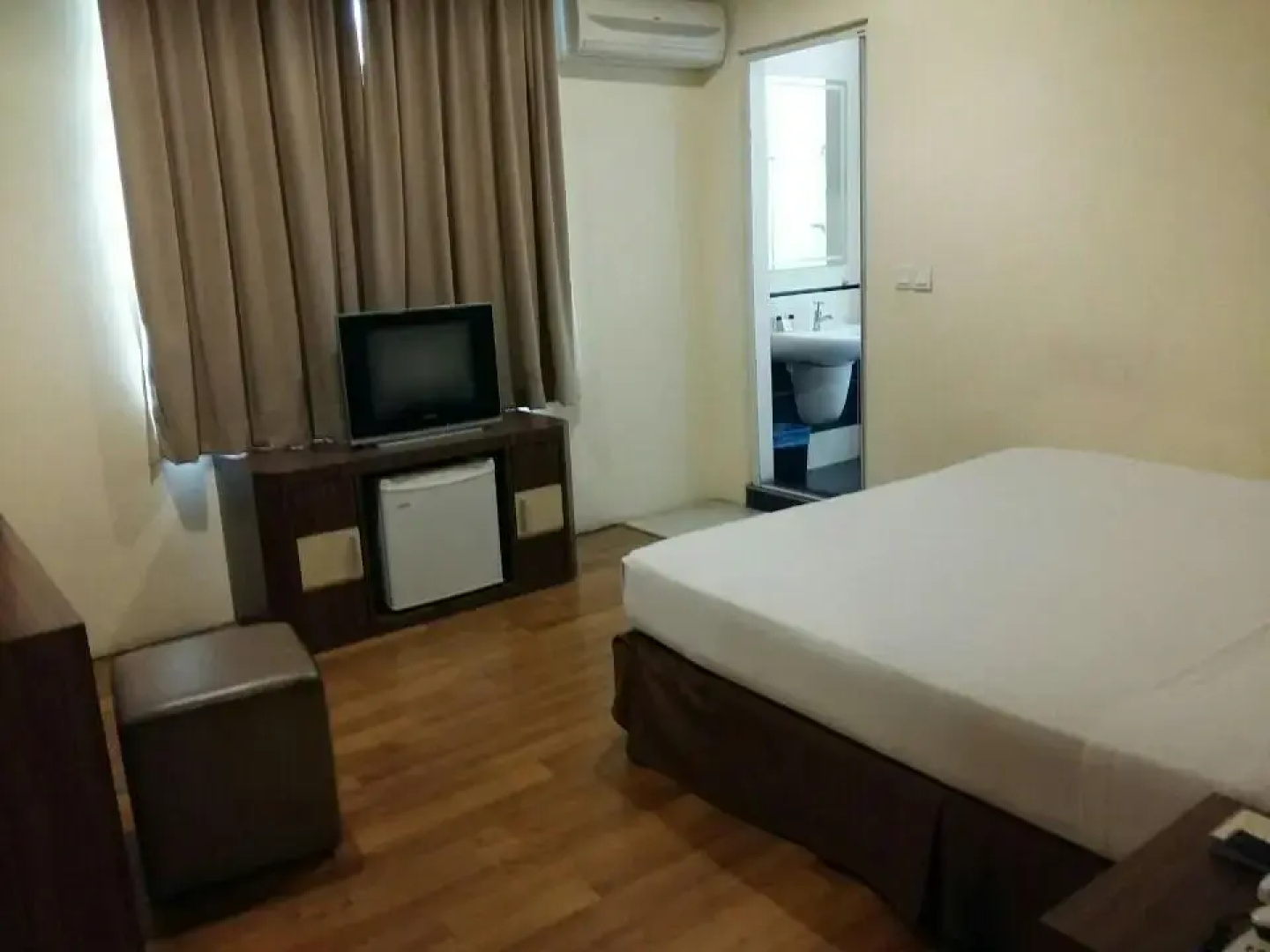 Seasons Boutique Hotel