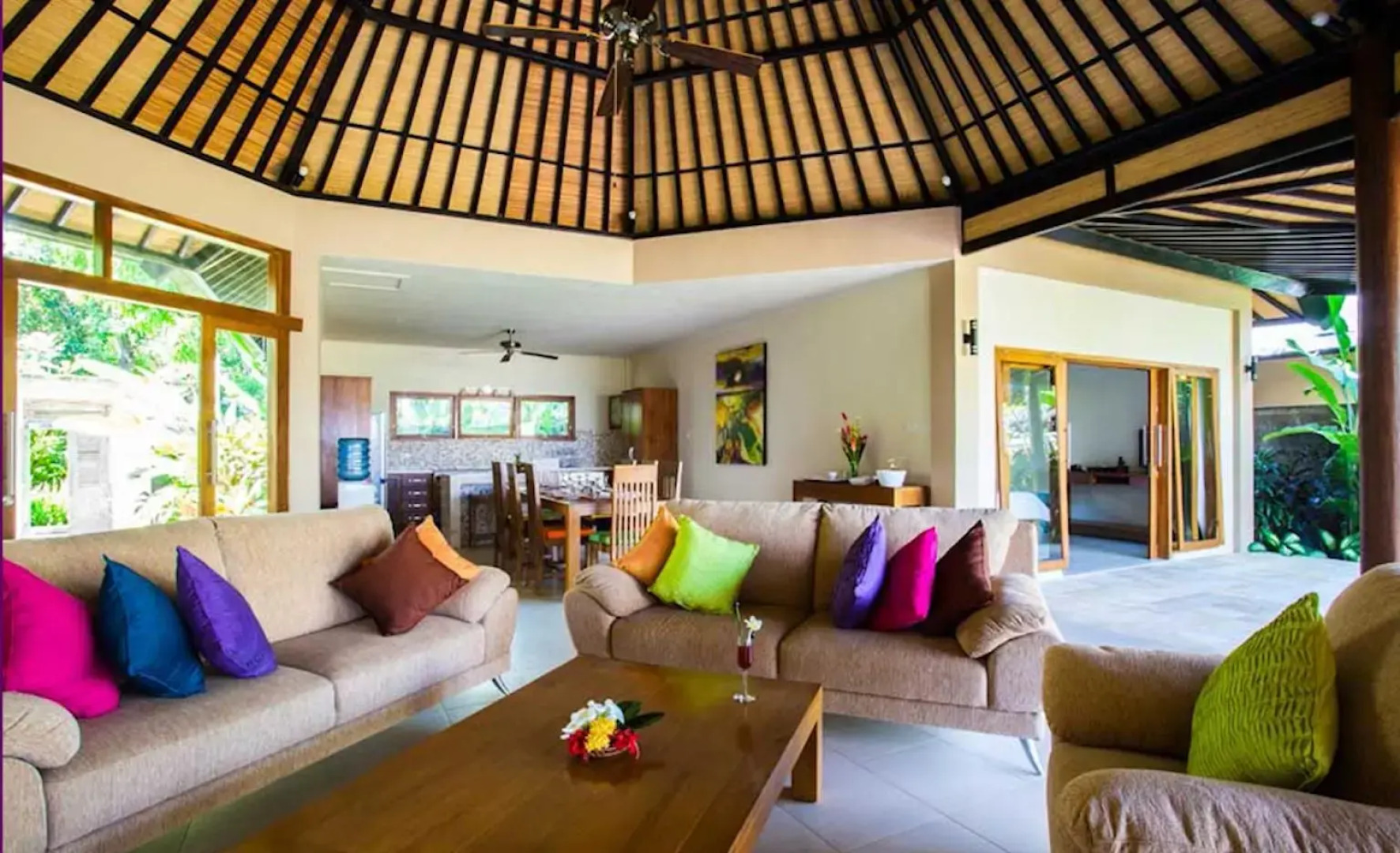 Lovina Beachhouse Villas