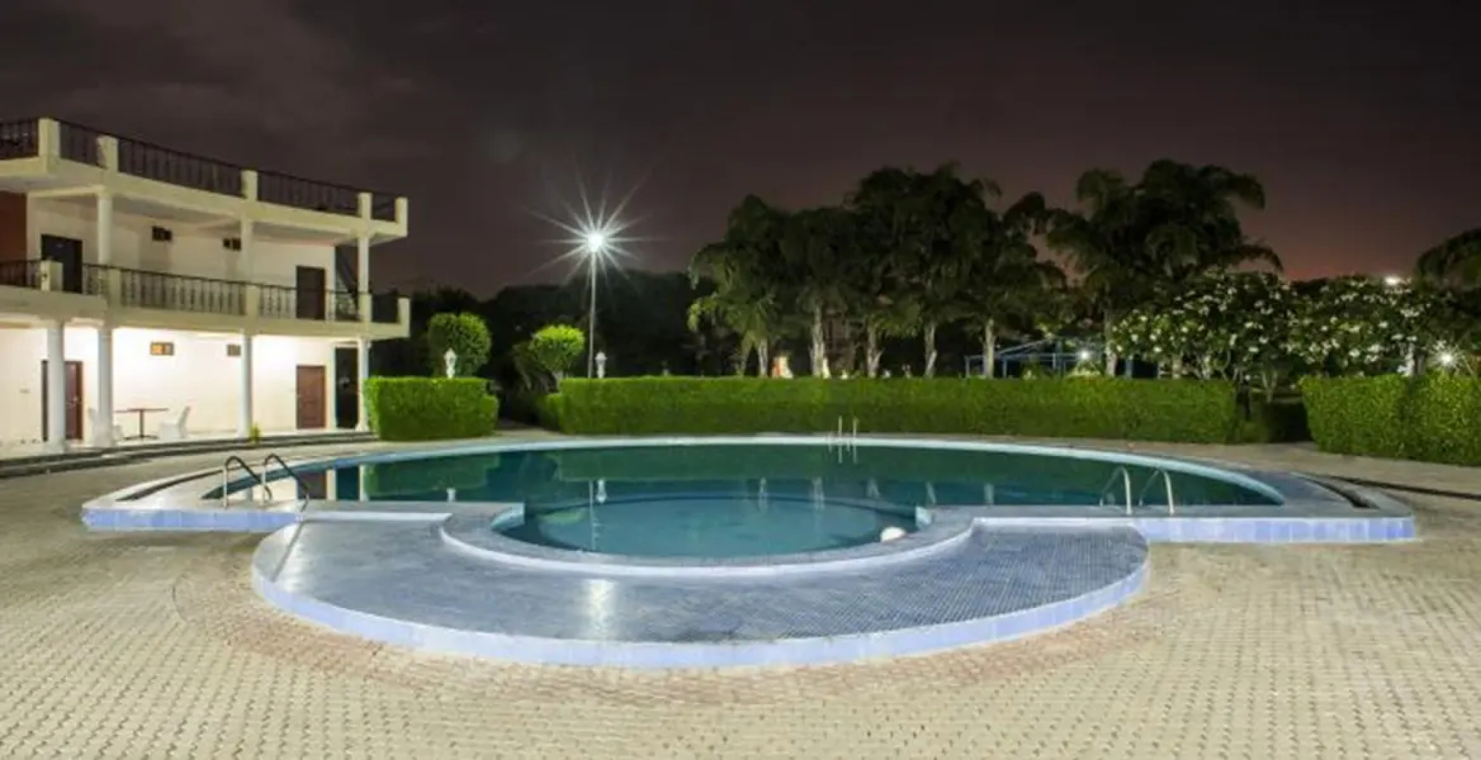 Shakunt Resort