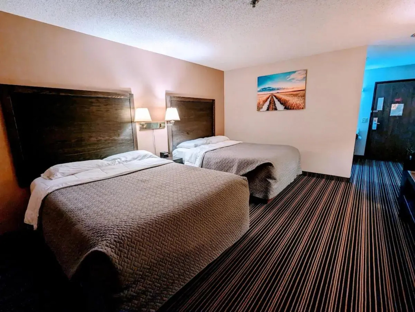 Woodfield Inn and Suites