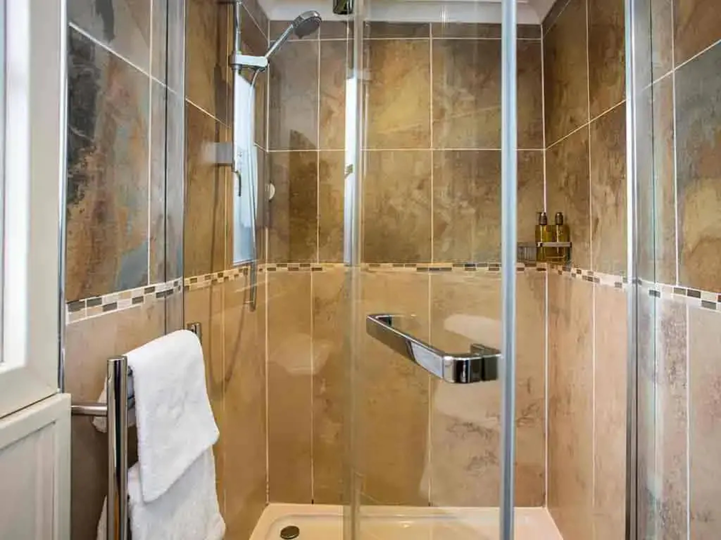 Waterside Cottage  Cabin