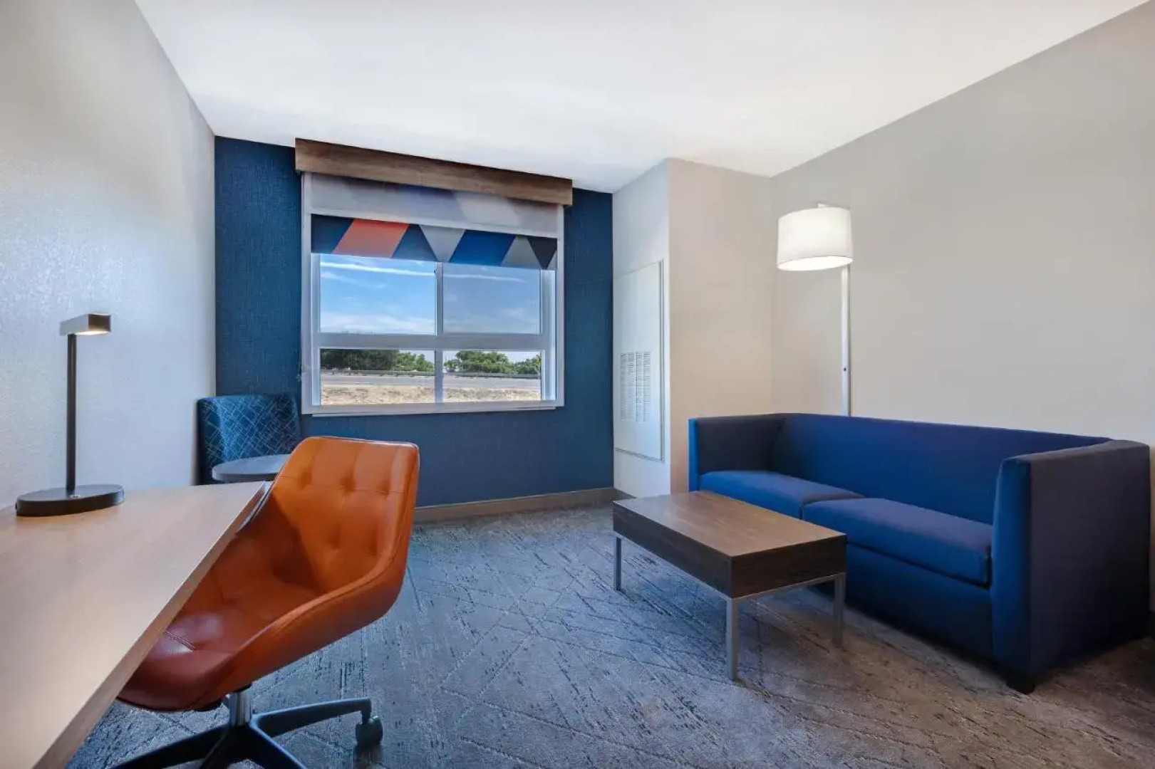 Отель Holiday Inn Express & Suites Chino Hills by IHG