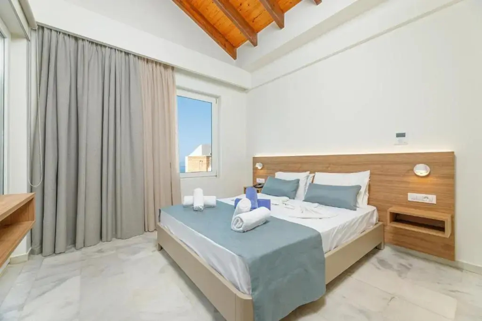 Kostakis Beach Apartments