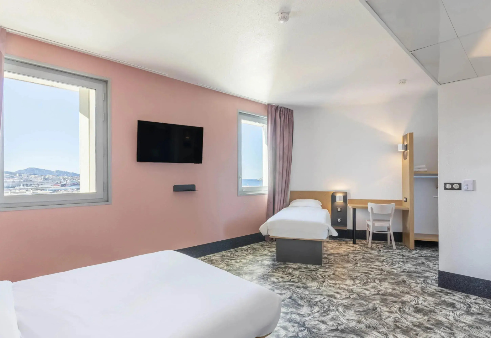 B&B HOTEL Marseille Les ports