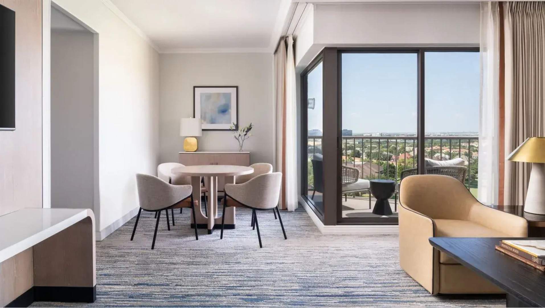 The Ritz-Carlton Dallas, Las Colinas