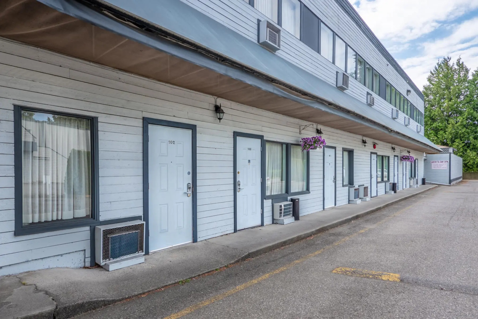 Cedars Inn Hotel & Convention Center