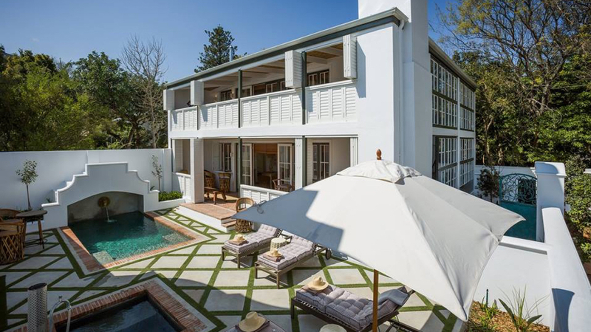 Akademie Street Boutique Hotel