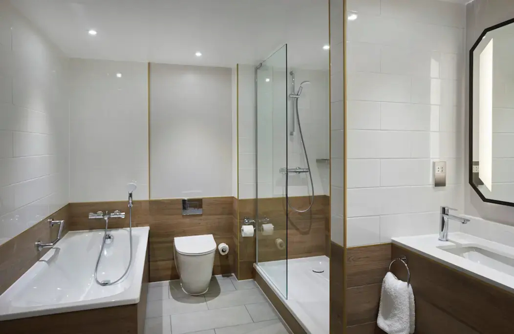 Hilton Cobham