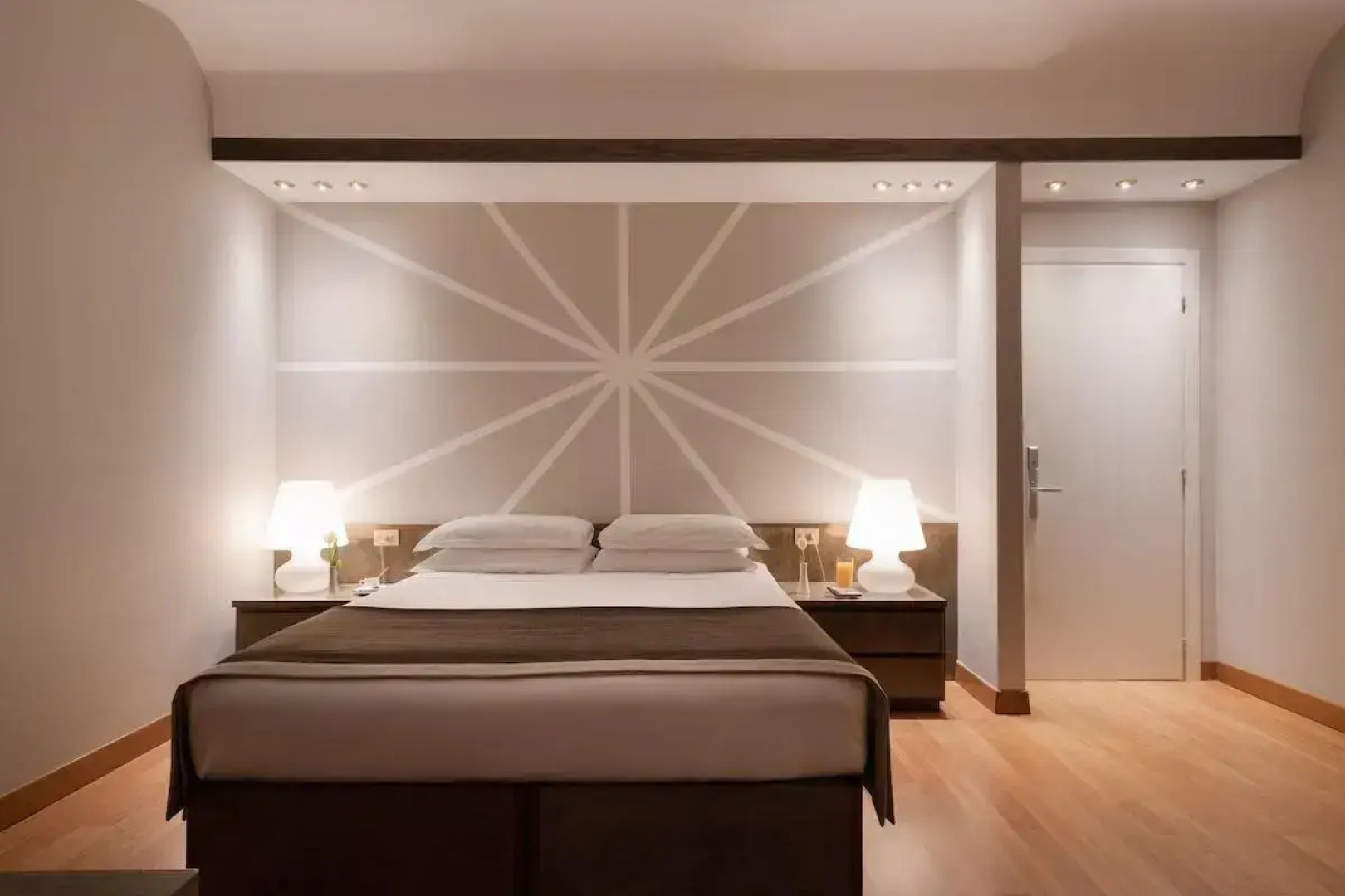 Отель Romana Residence