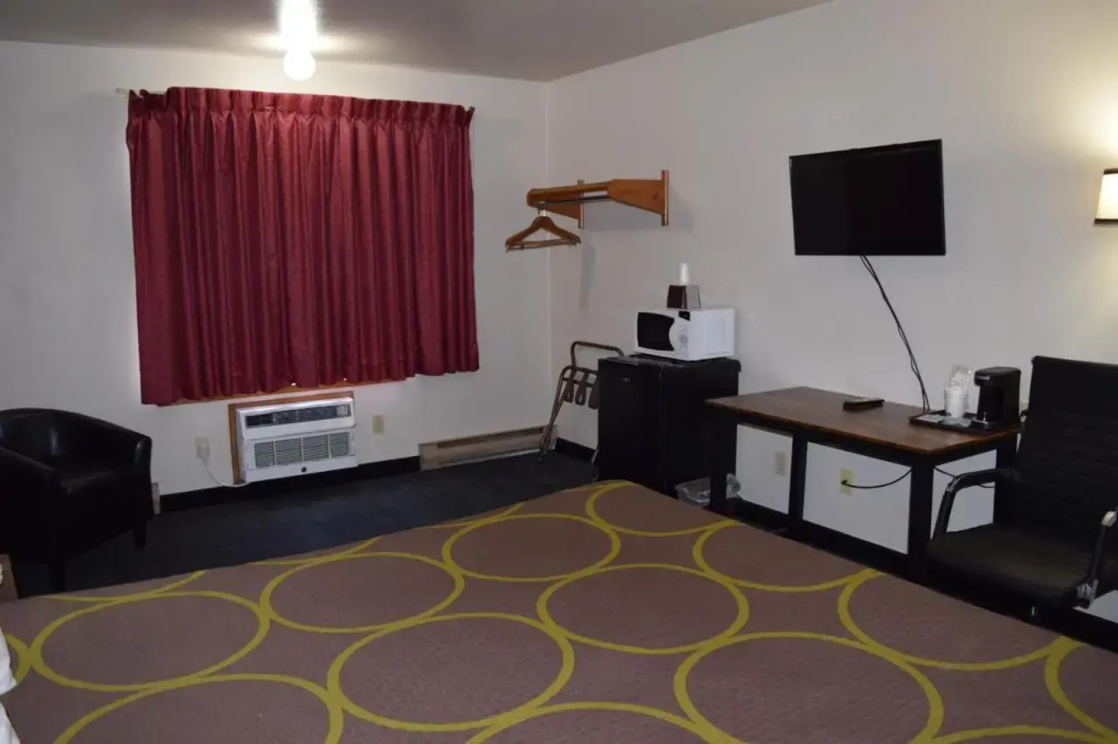 AmeriVu Inn & Suites