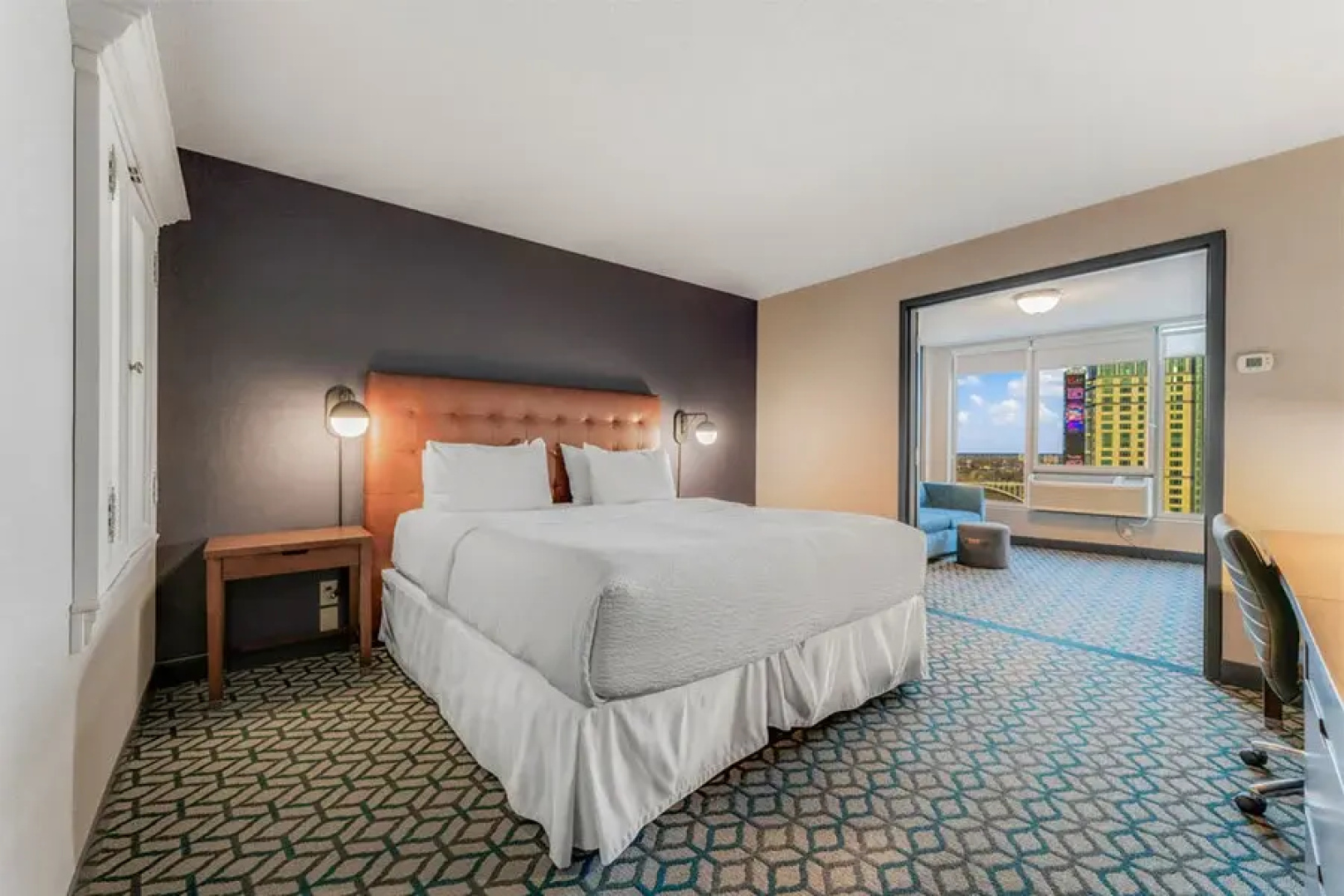 Wyndham Grand Fallsview Hotel