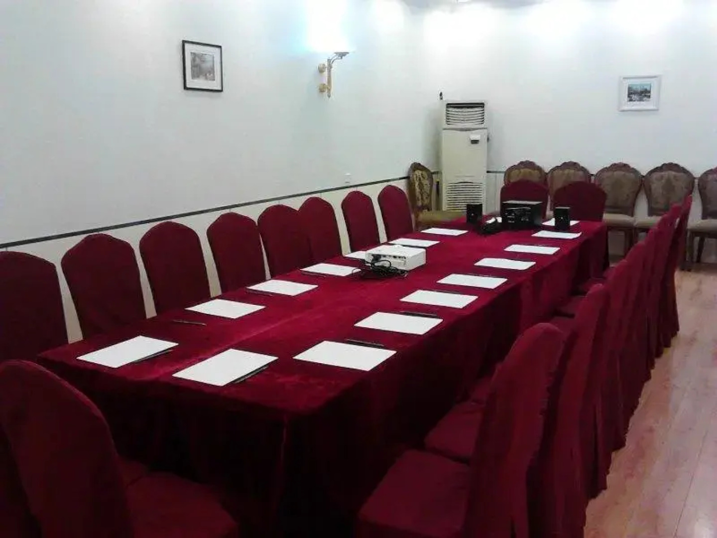 Zhongtian Seaview Hotel (Zhanqiao Railway Station)
