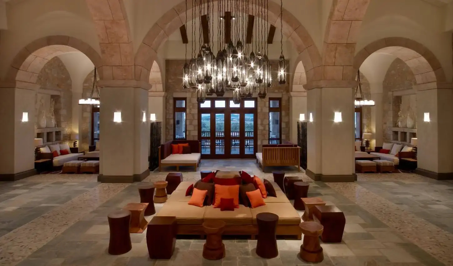 The Romanos, a Luxury Collection Resort