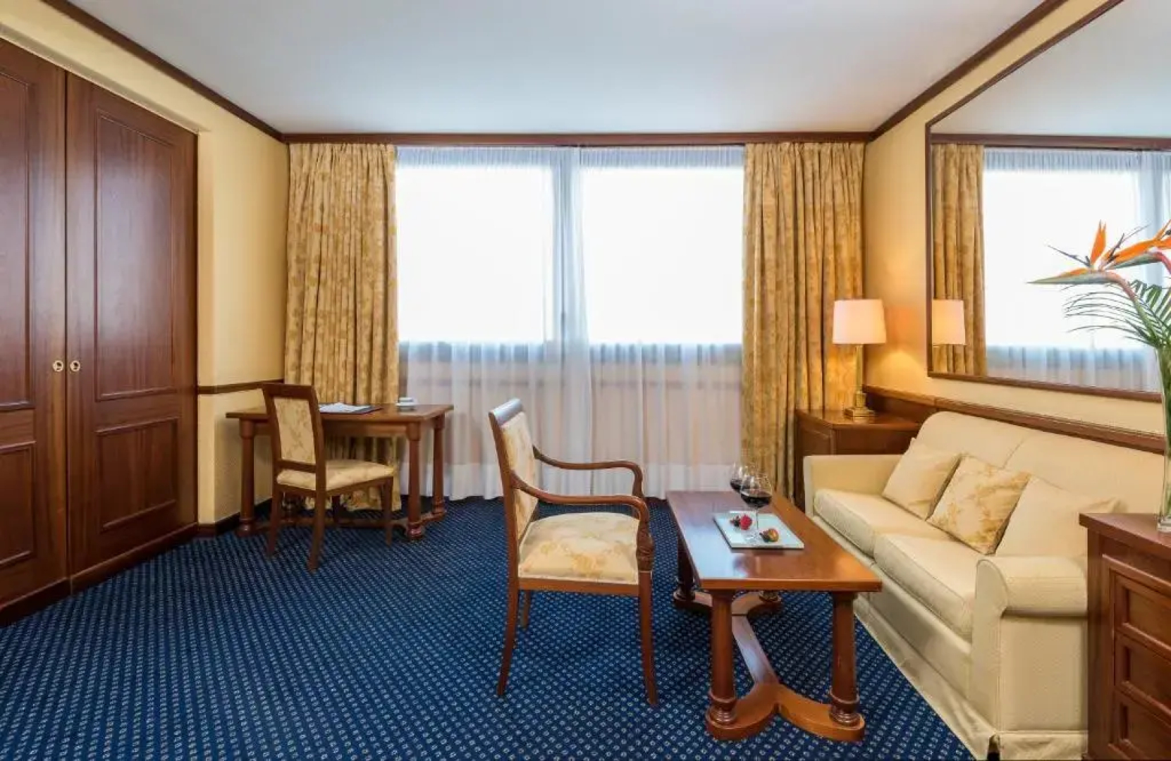 Отель Leonardo Hotel Milan City Center