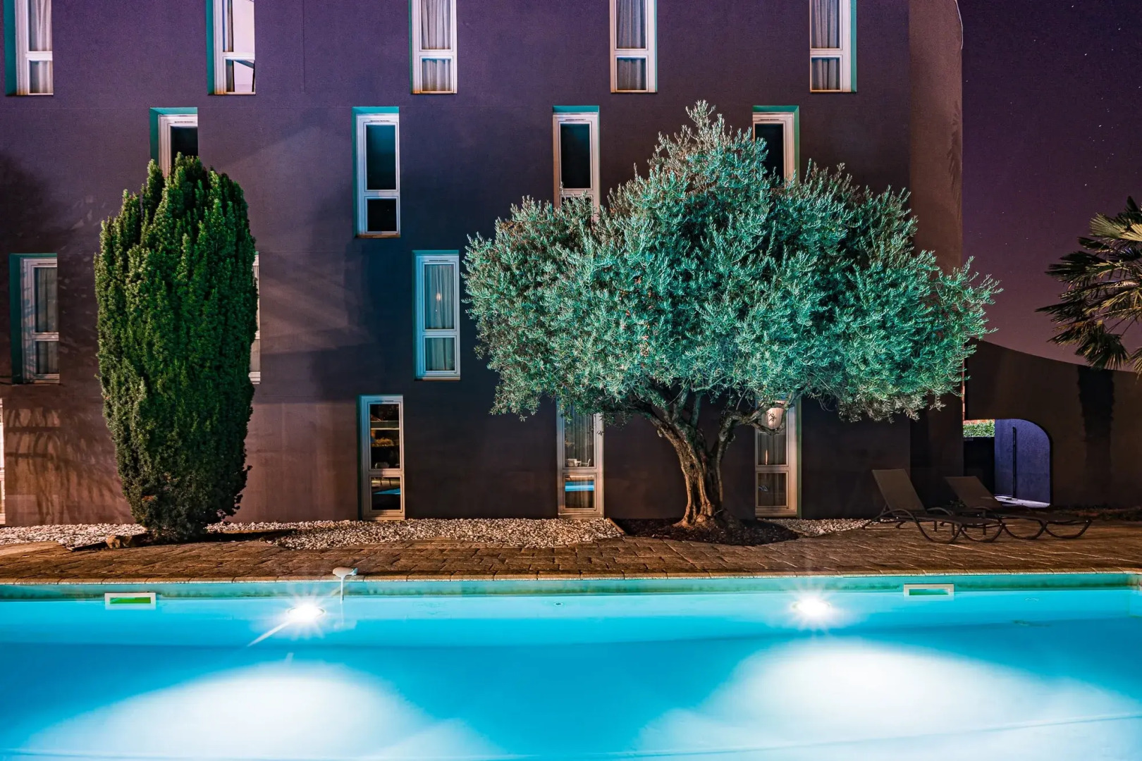 PoMo Hotel & Restaurant