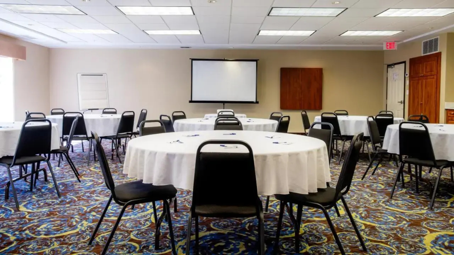 Holiday Inn Express & Suites Edmonton International Airport by IHG