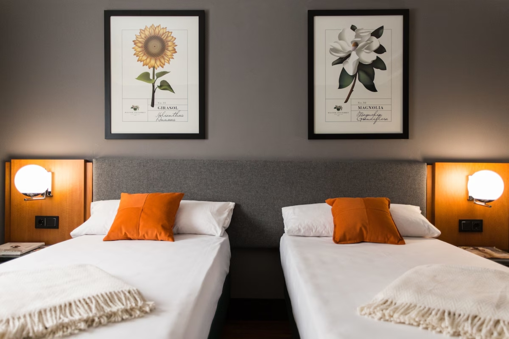 Отель Malcom and Barret