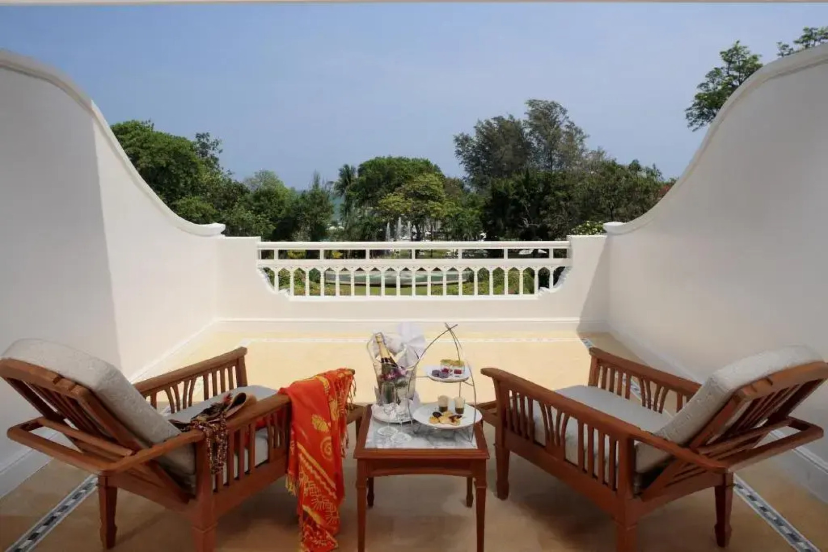 Отель Centara Grand Beach Resort and Villas Hua Hin