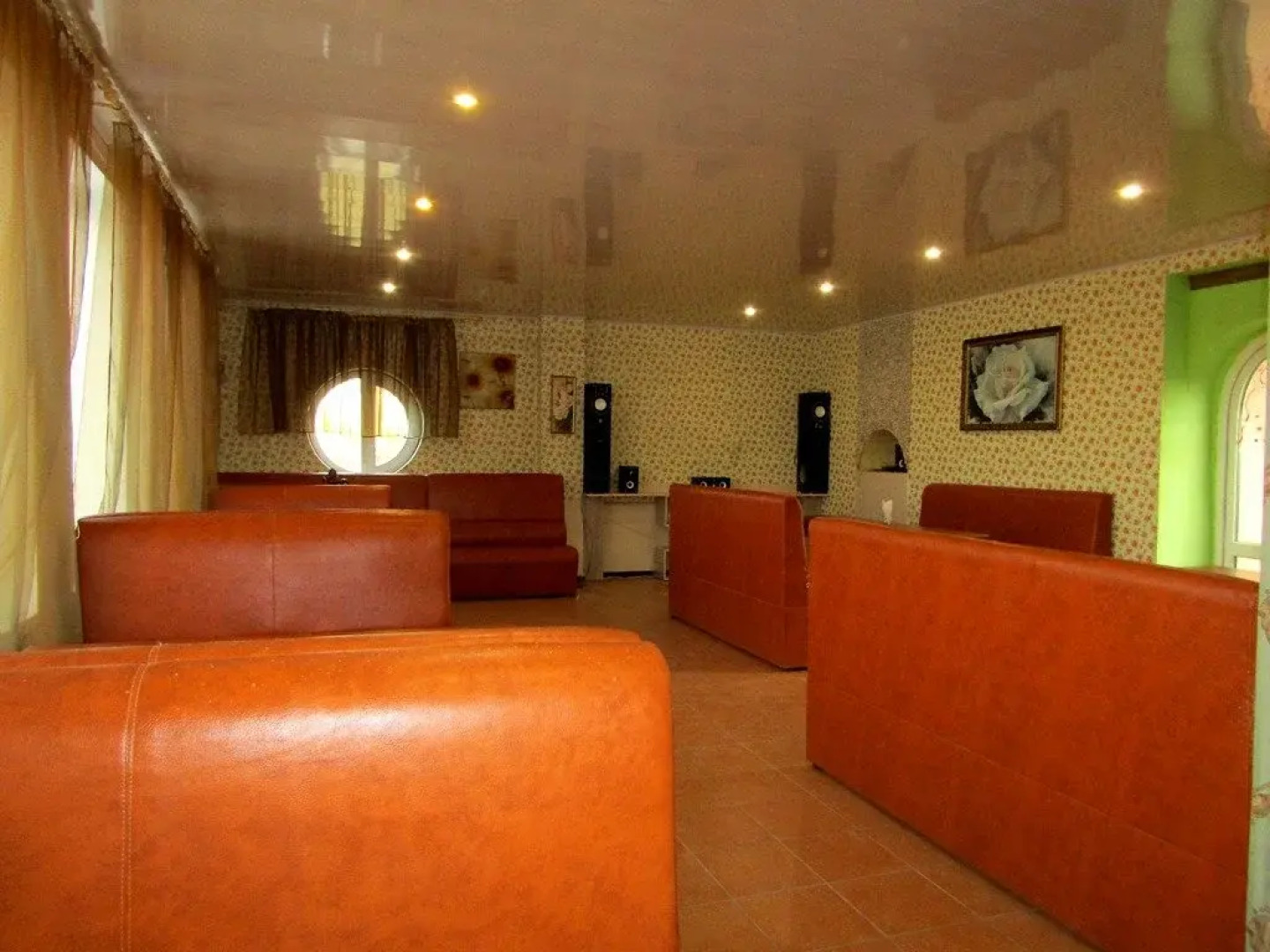Roza Guest House