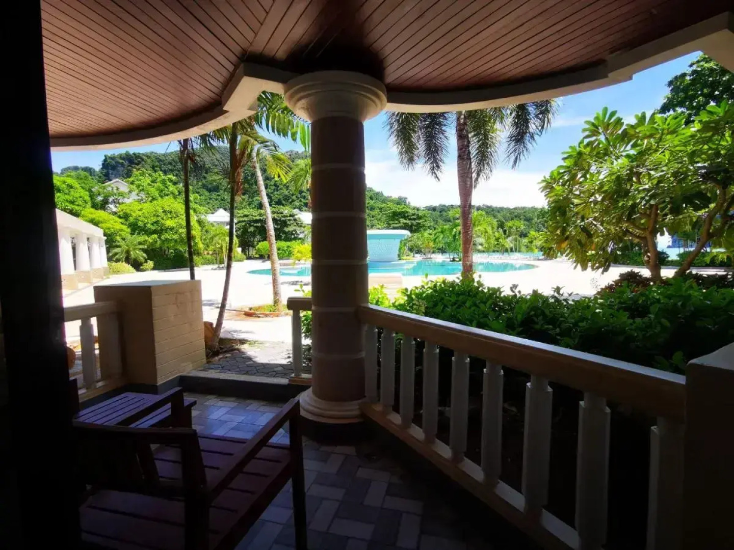 Phi Phi Island Cabana Hotel