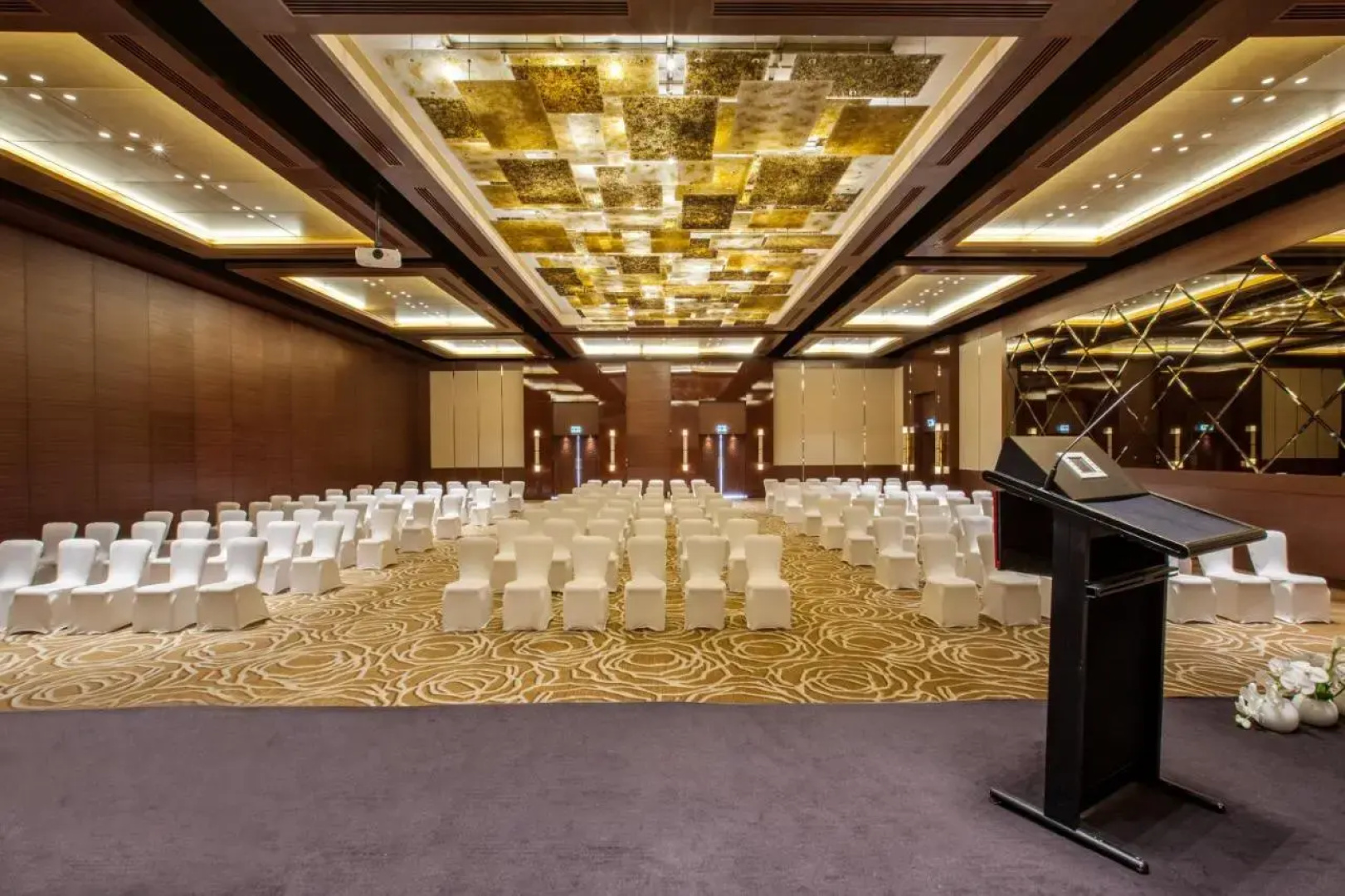 Отель Crowne Plaza Festival City an IHG