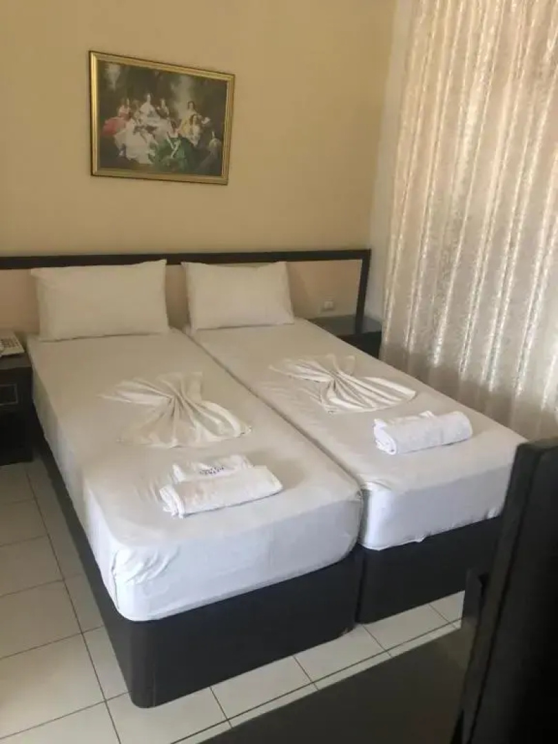 Sunrise Hotel Çameria