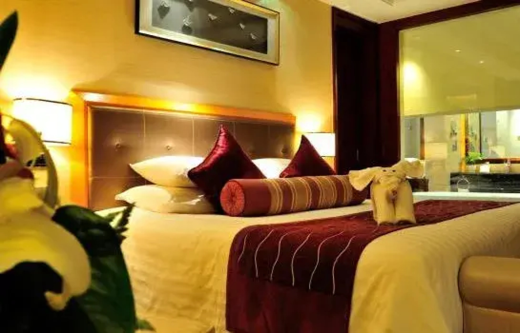 JoyHome New Century Hotel